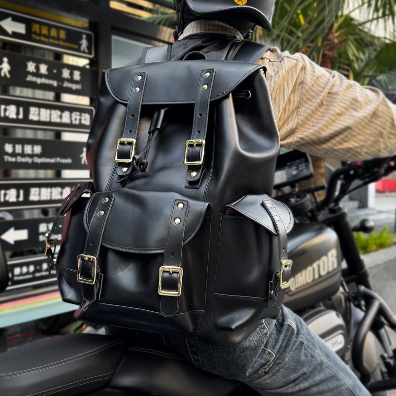 New Arrivals Leather Backpack  - Luxury Bags For Travel のレビューと価格