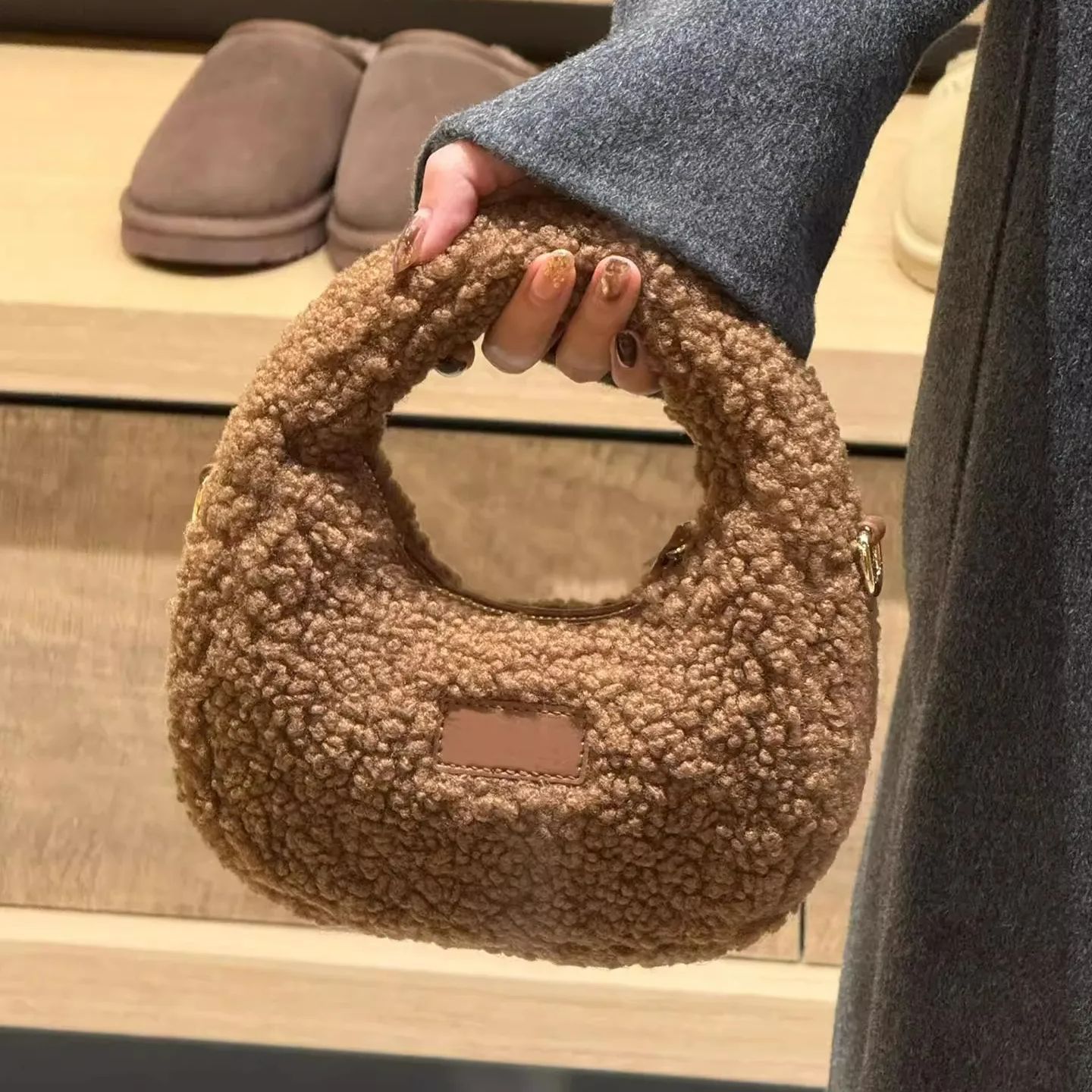 Half Moon Design Lamb Wool Han - Half Moon Bag Suede のレビューと価格