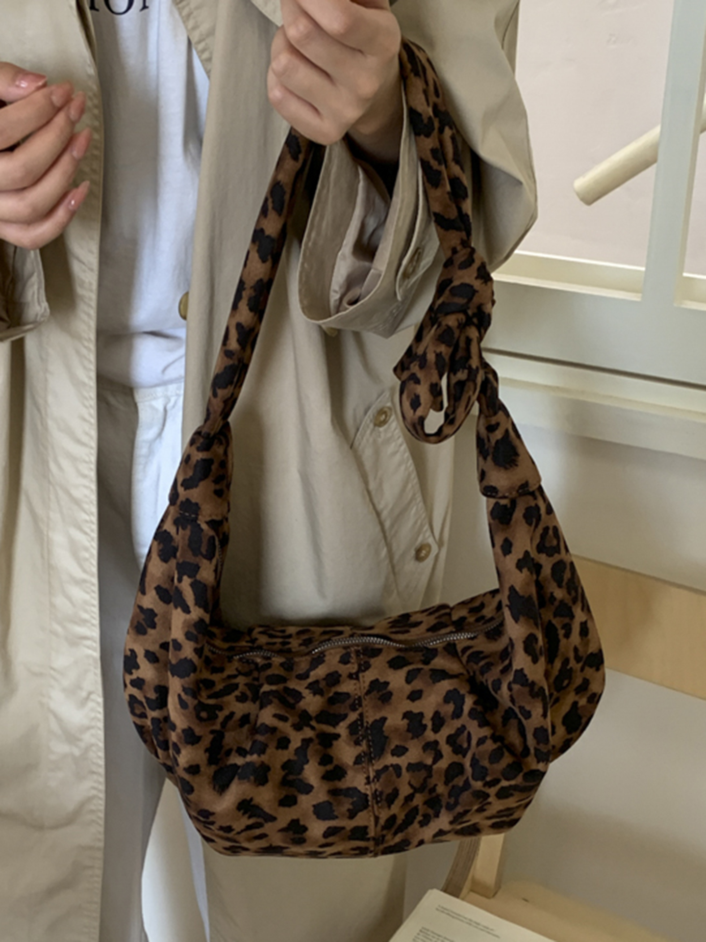 Faux Suede Leopard Bag for Wom - Half Moon Bag Suede のレビューと価格