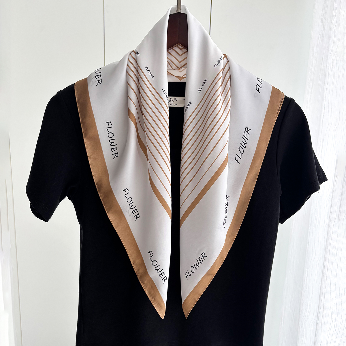 Luxury Print Scarf For Women E - Luxury Bags For Travel のレビューと価格