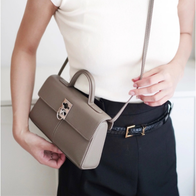 Creative Niche Genuine Leather - Half Moon Bag Suede のレビューと価格