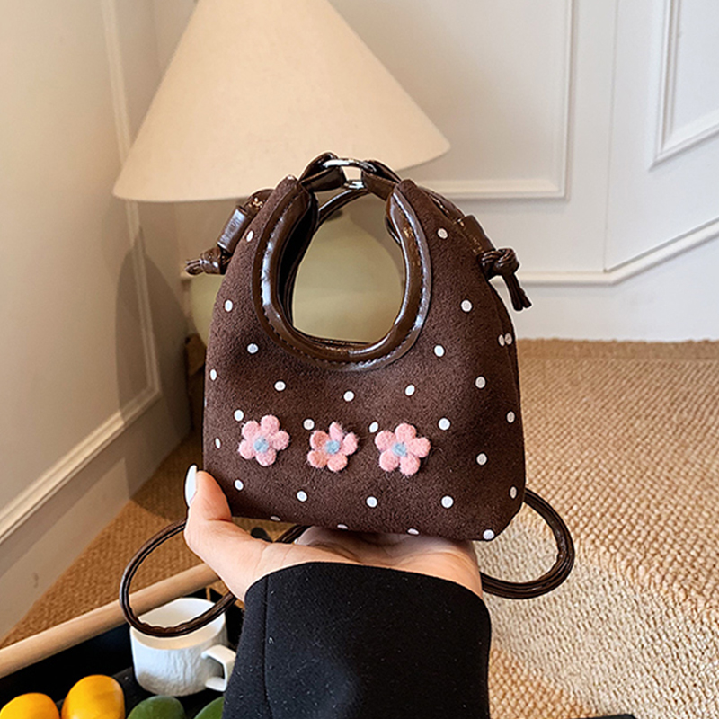 Autumn Winter Sweet Flower Min - Half Moon Bag Suede のレビューと価格