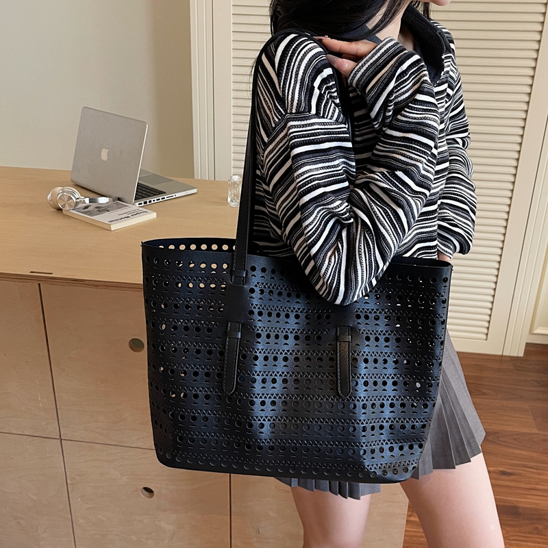 Large Size Shoulder Tote Bags  - Luxury Bag Collection のレビューと価格