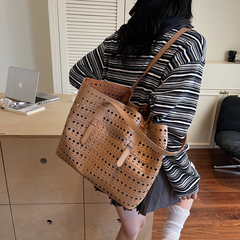 Large Size Shoulder Tote Bags  - Luxury Bag Collection のレビューと価格