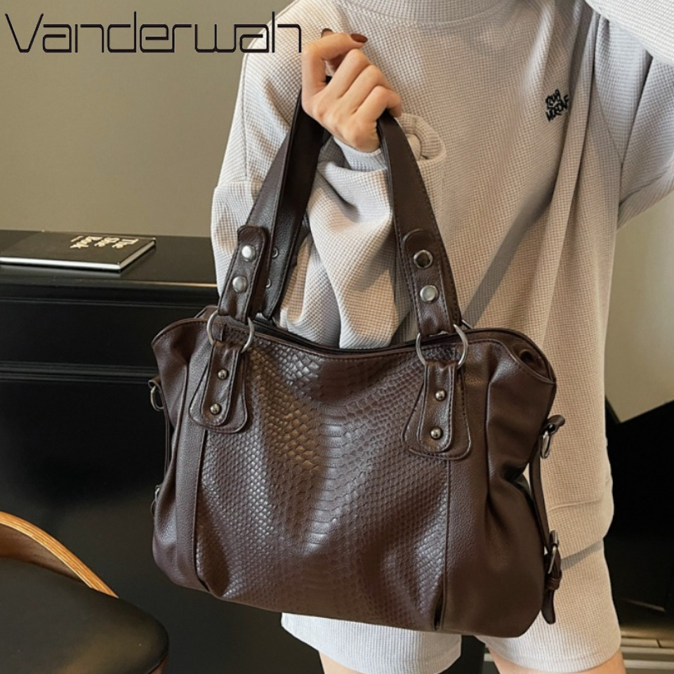 Alligator Large Capacity Black - Luxury Bags For Travel のレビューと価格