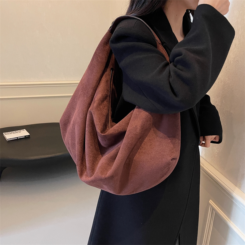 Women Half Moon Bags Large Cap - Half Moon Bag Suede のレビューと価格