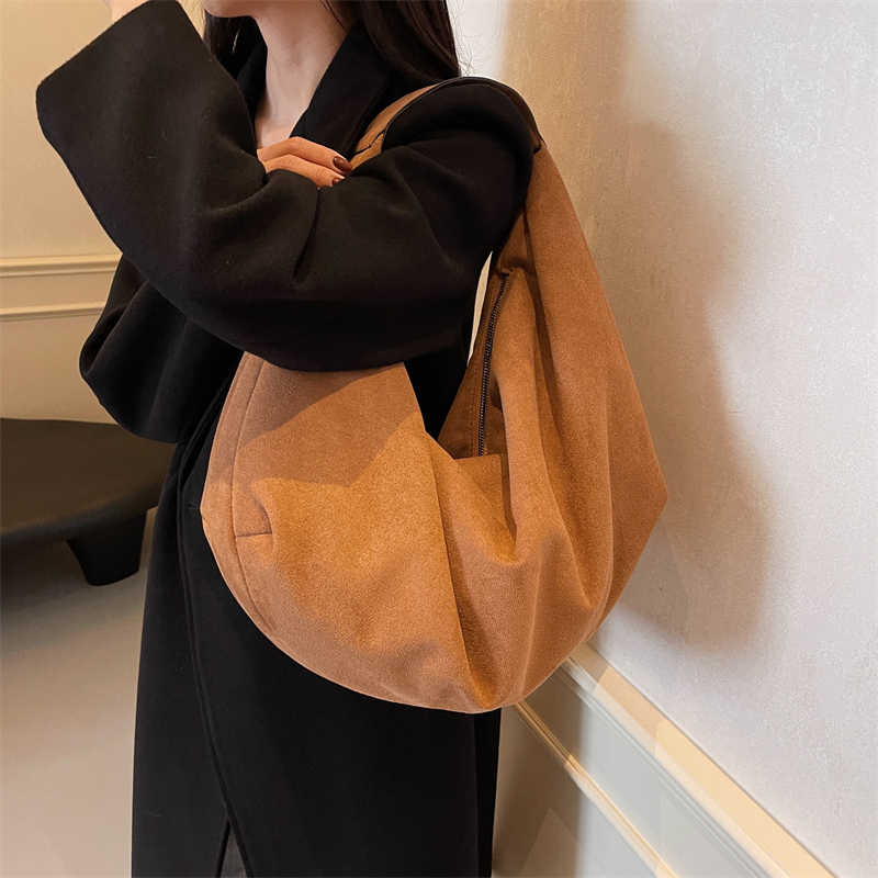 Women Half Moon Bags Large Cap - Half Moon Bag Suede のレビューと価格