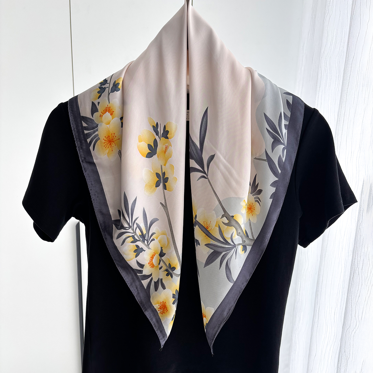 Luxury 70cm Square Scarf For W - Luxury Bags For Travel のレビューと価格