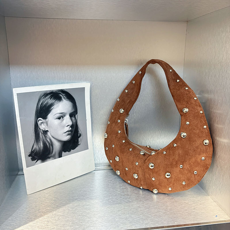 Vintage Rivet Faux Suede Halfm - Half Moon Bag Suede のレビューと価格