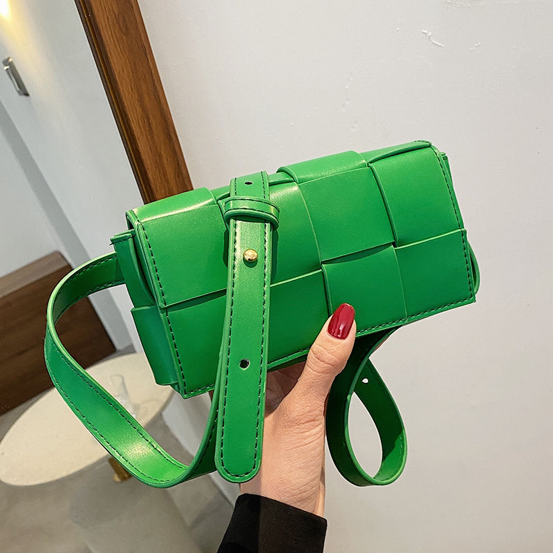 New Mini Trend Leather Woven B - Luxury Bags News のレビューと価格