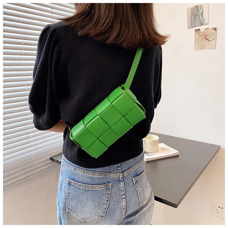 New Mini Trend Leather Woven B - Luxury Bags News のレビューと価格