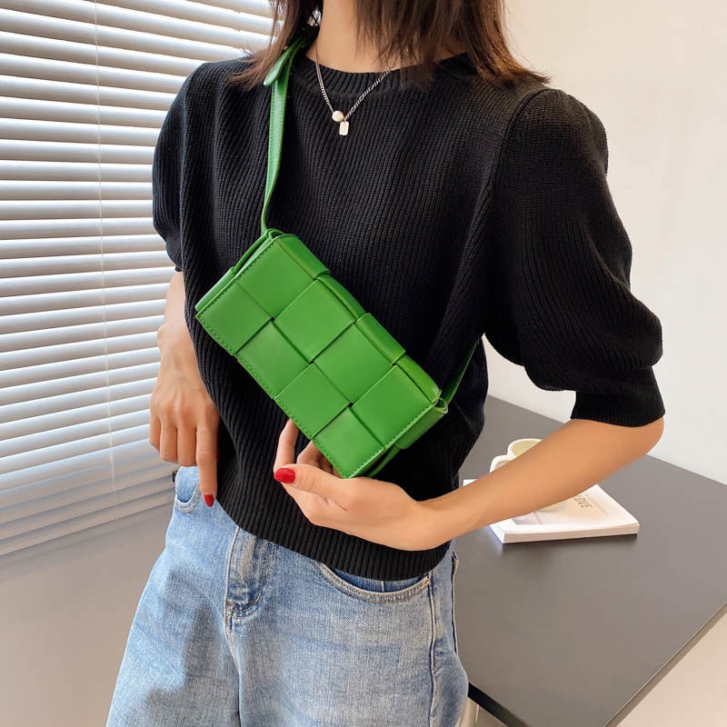 New Mini Trend Leather Woven B - Luxury Bags News のレビューと価格