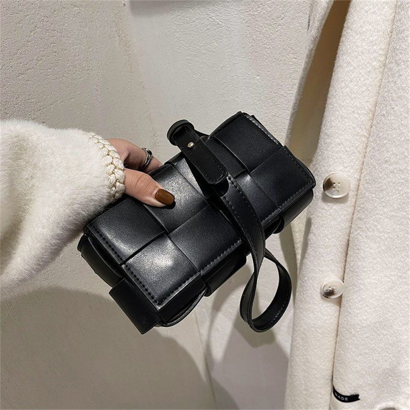 New Mini Trend Leather Woven B - Luxury Bags News のレビューと価格